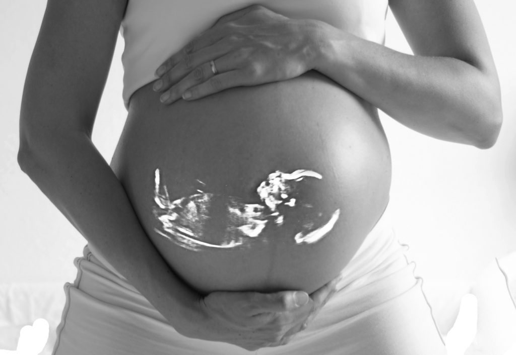 femme enceinte d'une fille