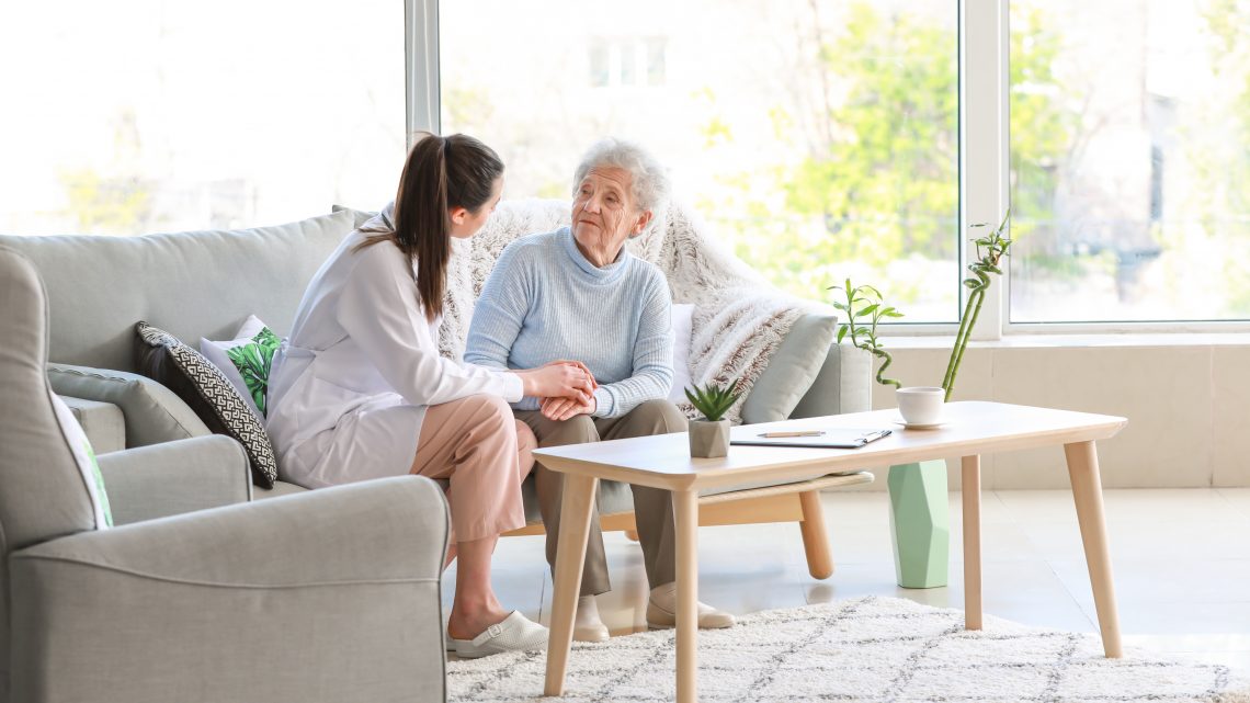 Personne âgée : ce qu’il faut savoir sur les services d’accompagnement