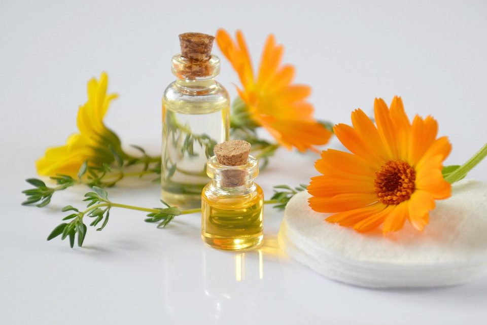 Aromathérapie : tout savoir sur l’utilisation d’huiles essentielles à des fins thérapeutiques