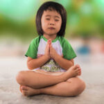Le yoga peut-il aider les enfants à mieux gérer leurs émotions ?